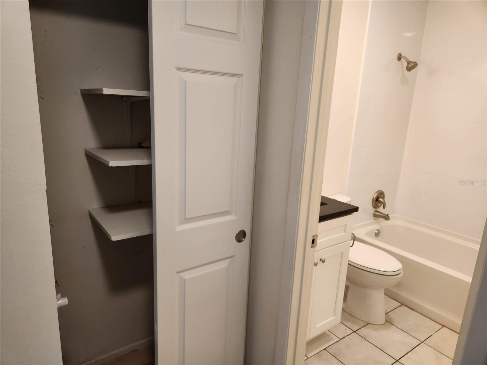 1120 36th St W #a Property Photo 16