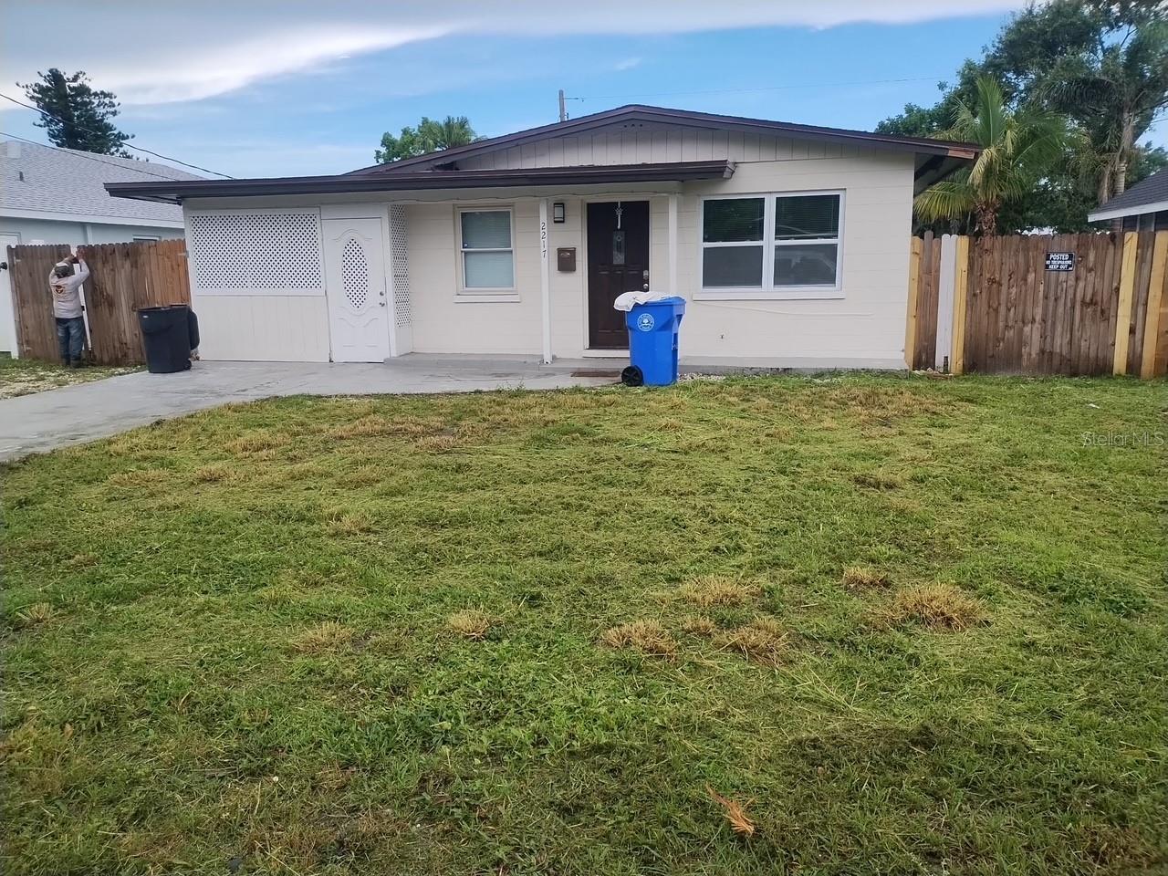 2217 20TH AVE W Property Photo 1