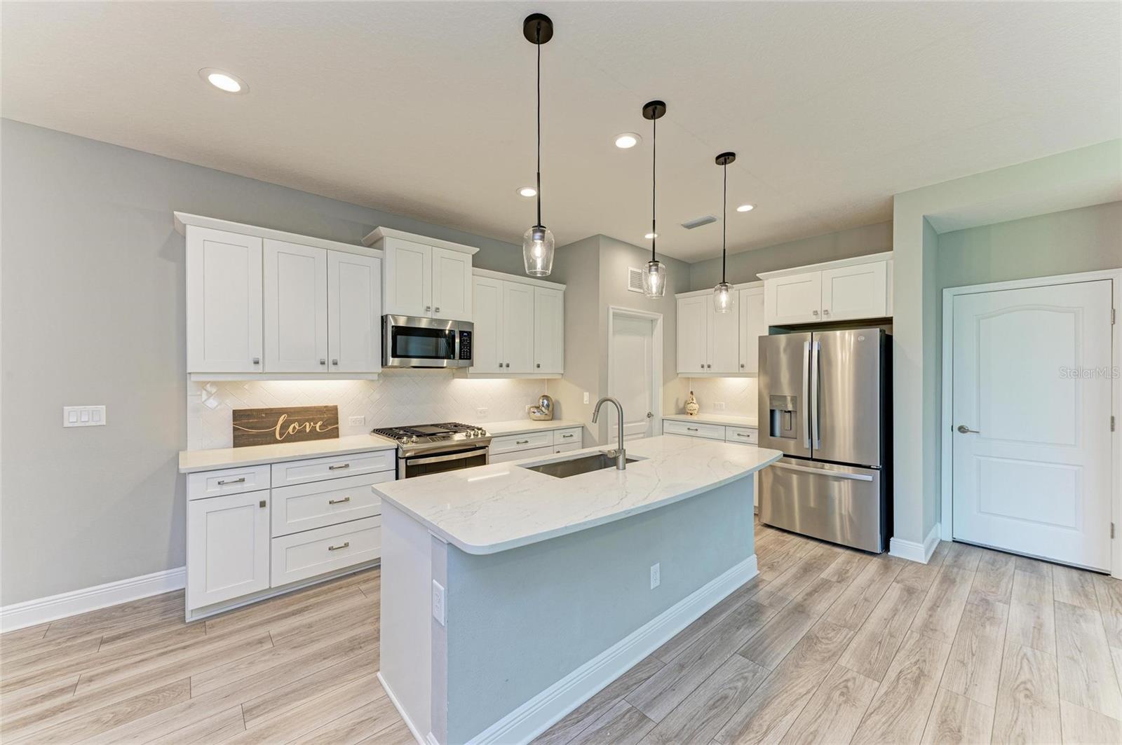 2802 Butterfly Jasmine Trl Property Photo 7