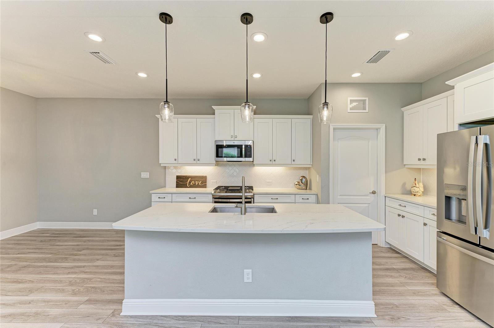 2802 Butterfly Jasmine Trl Property Photo 8