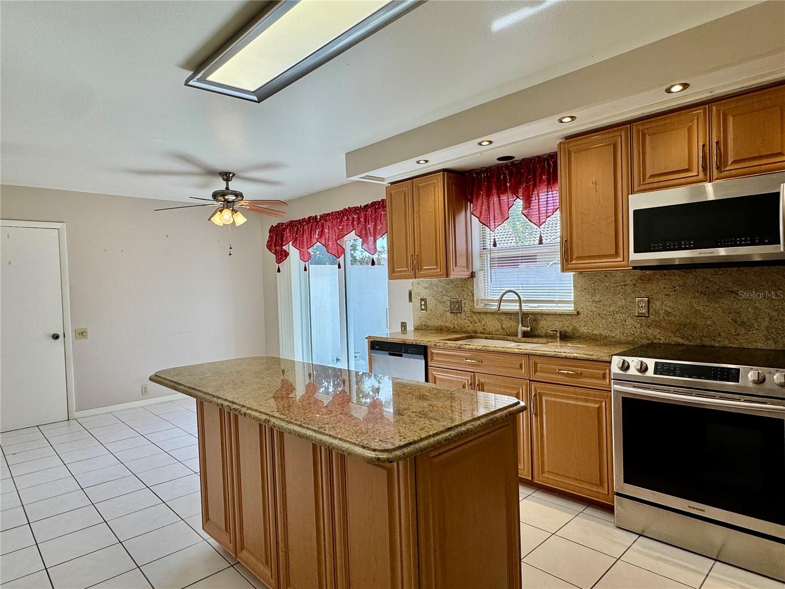 4720 Peridia Blvd E Property Photo 6