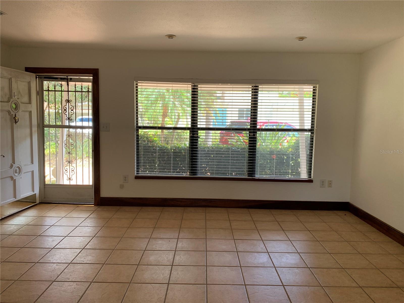 2436 Waldemere St Property Photo 5