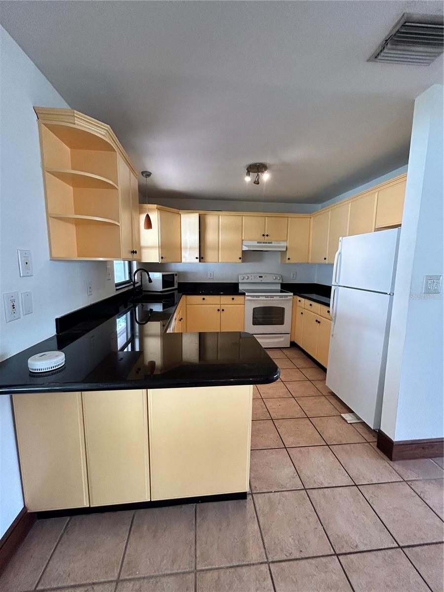 2436 Waldemere St Property Photo 9