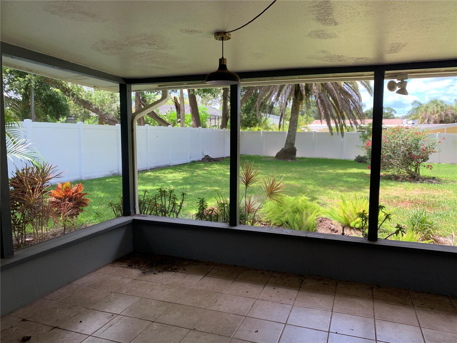 2436 Waldemere St Property Photo 18