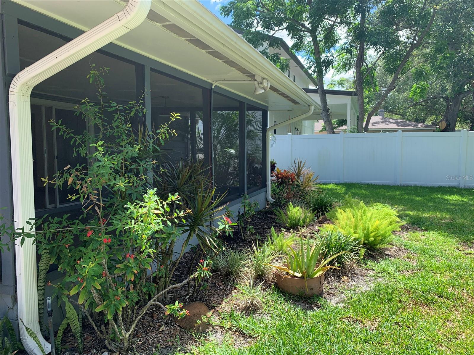 2436 Waldemere St Property Photo 26