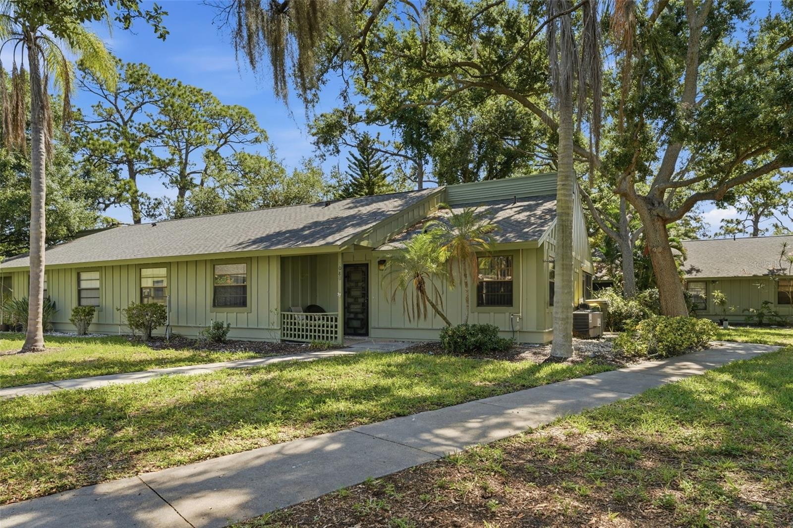 5080 Barrington Cir #3102 Property Photo 1