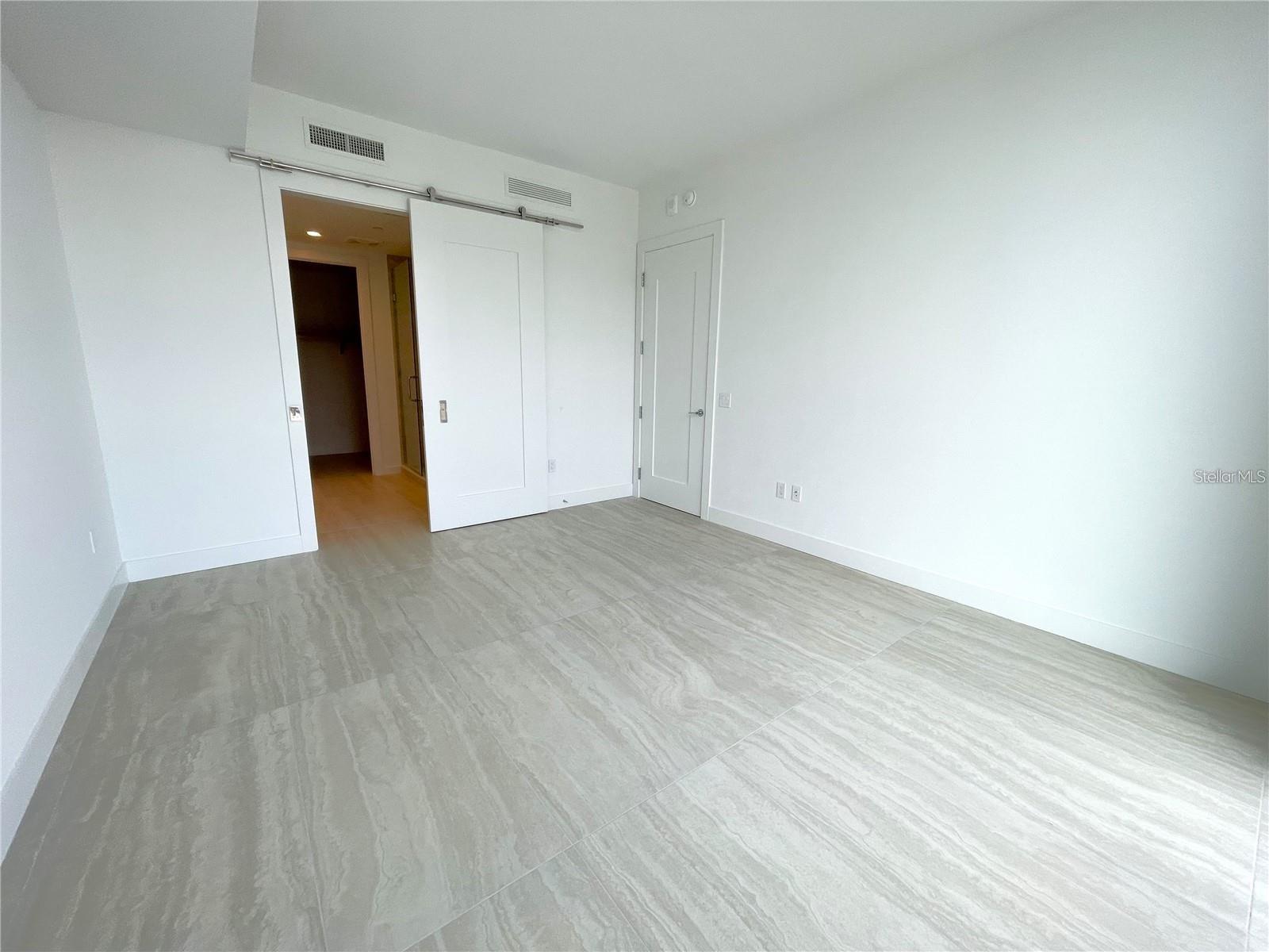 301 Quay Commons #904 Property Photo 23