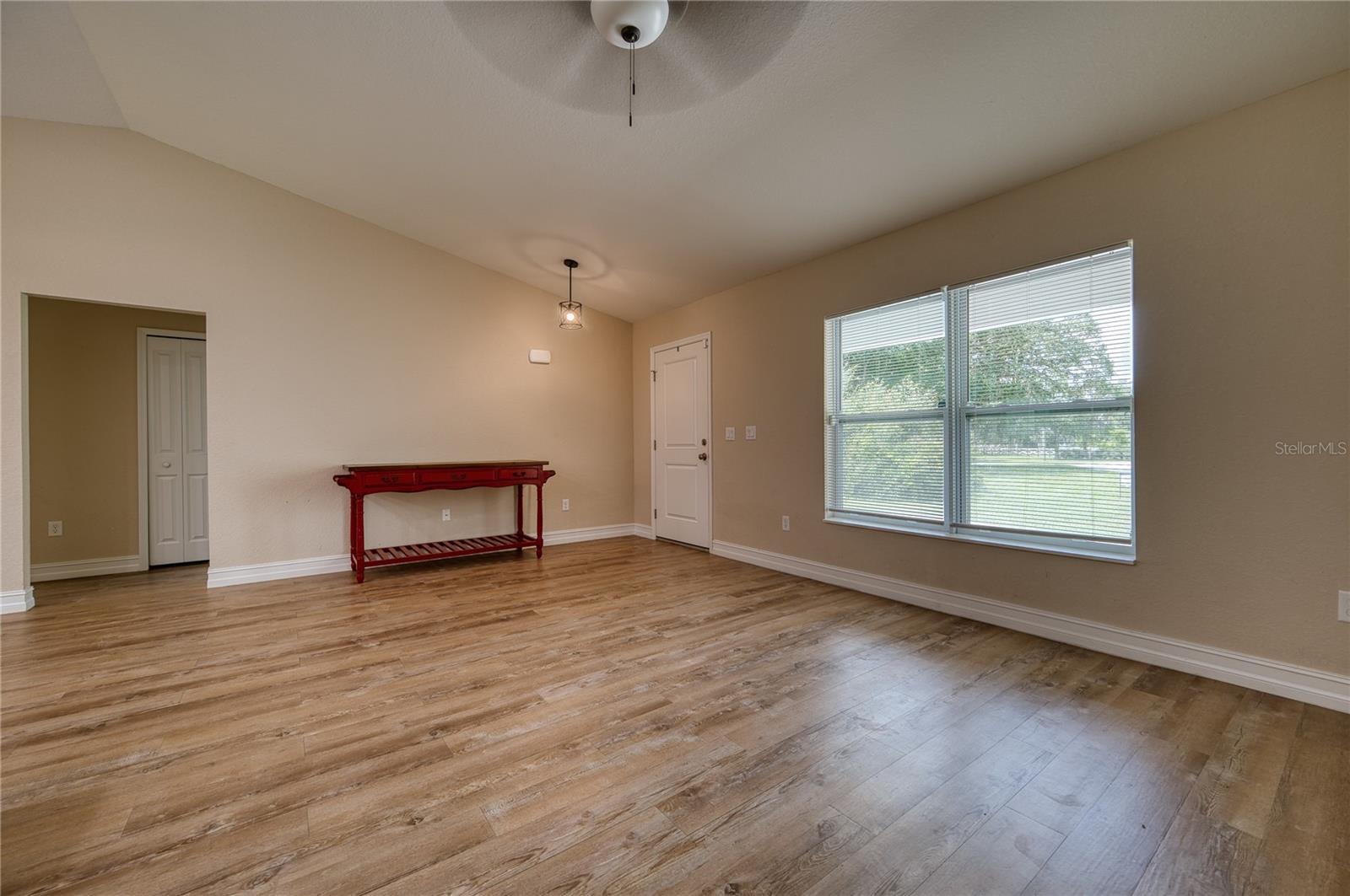 3472 Ne Davis St Property Photo 6