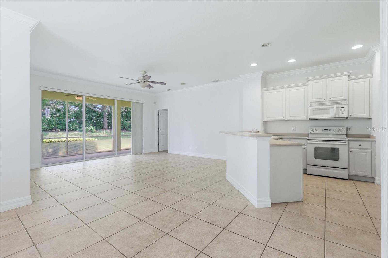 11487 52nd Ct E Property Photo 6