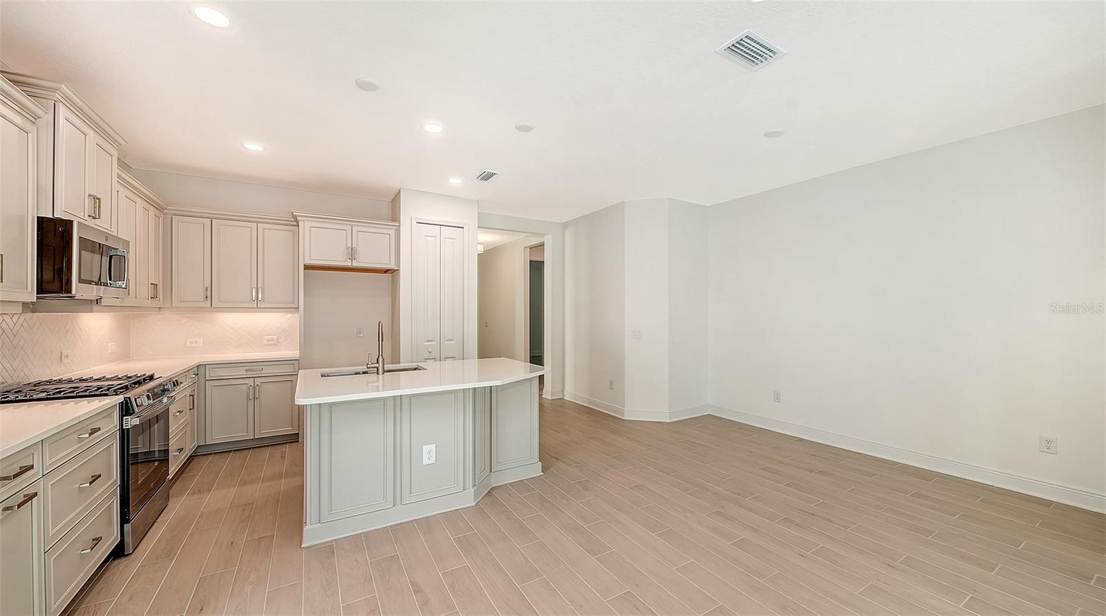 280 Altamura Cir Property Photo 18