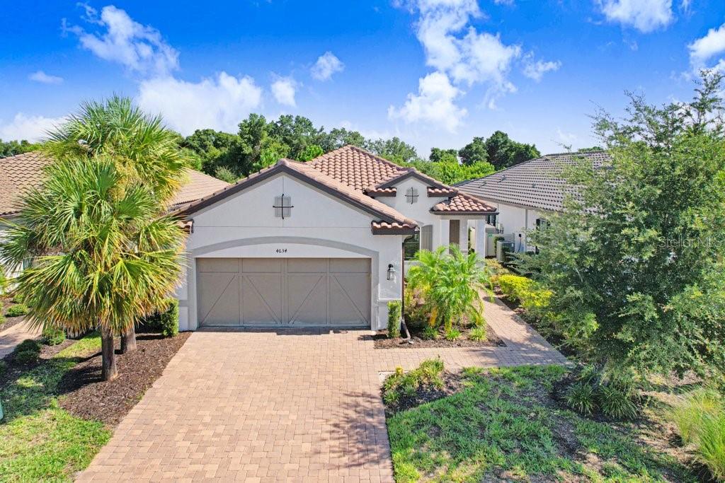 4634 Crestpoint Way Property Photo 4