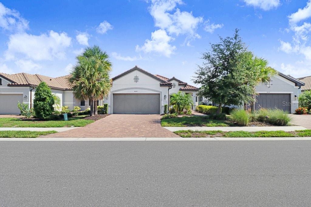 4634 Crestpoint Way Property Photo 5