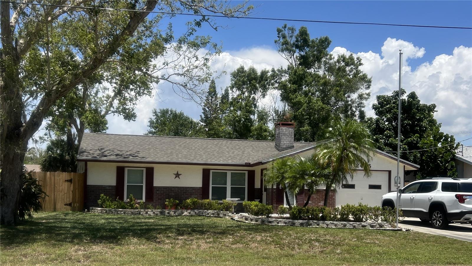 2425 Doud St Property Photo 1