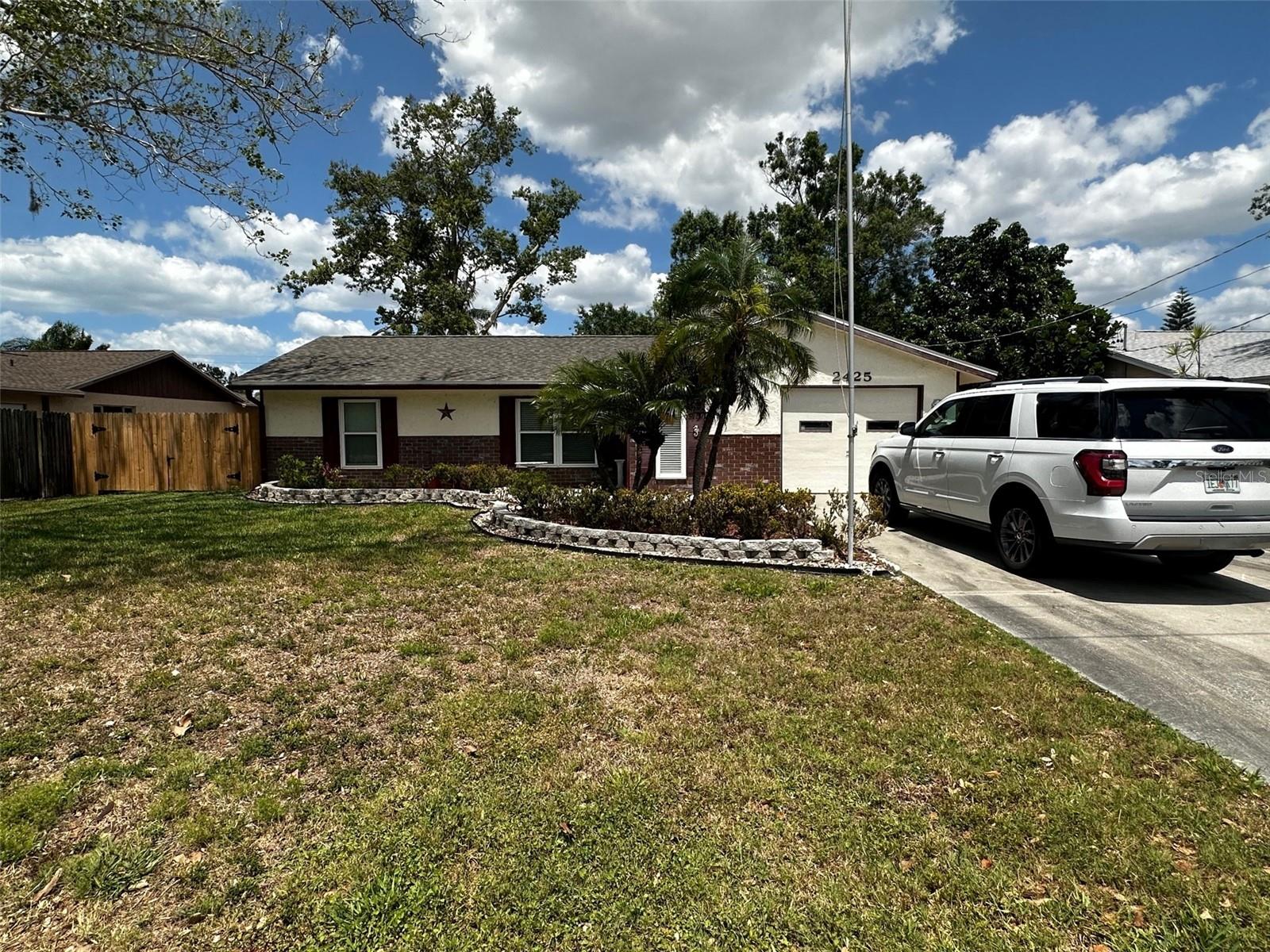 2425 Doud St Property Photo 2