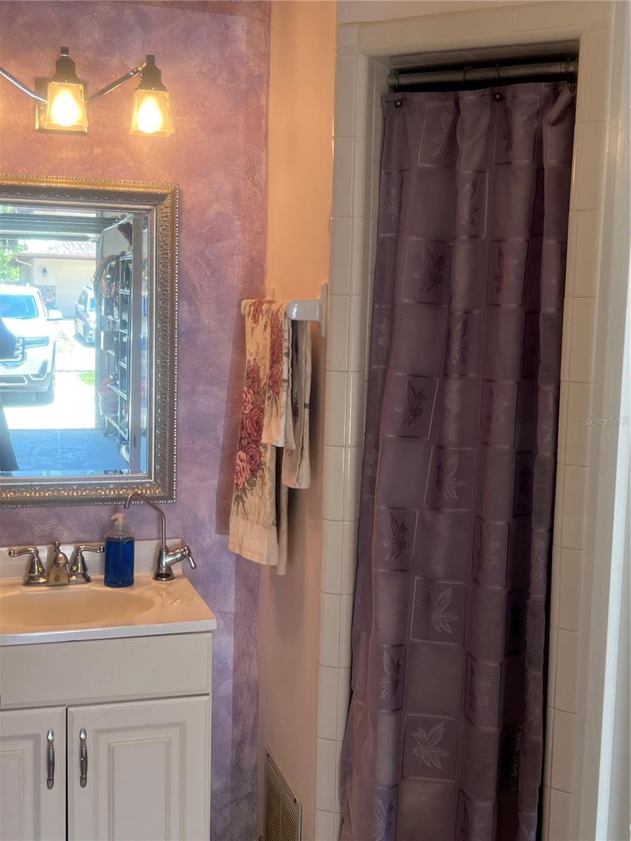 2425 Doud St Property Photo 8