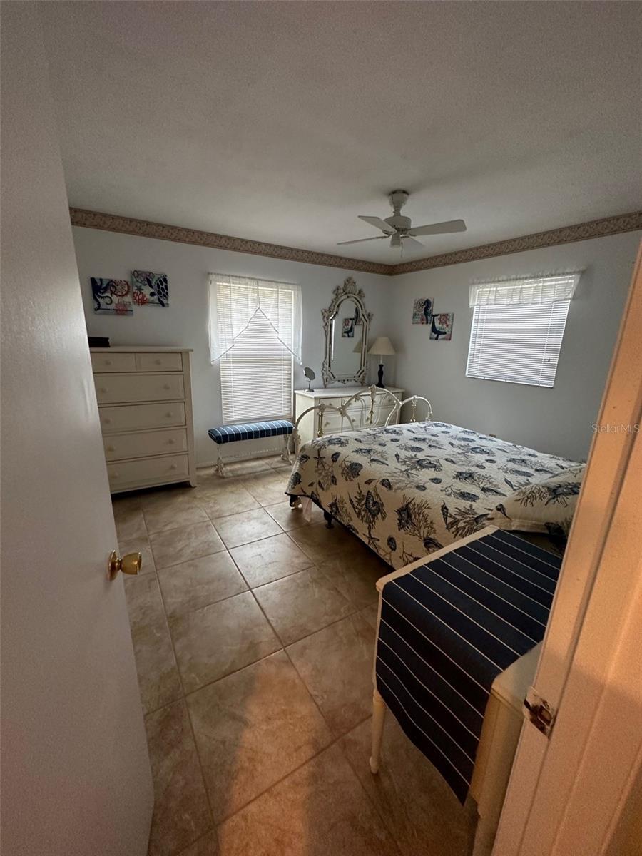 2425 Doud St Property Photo 9
