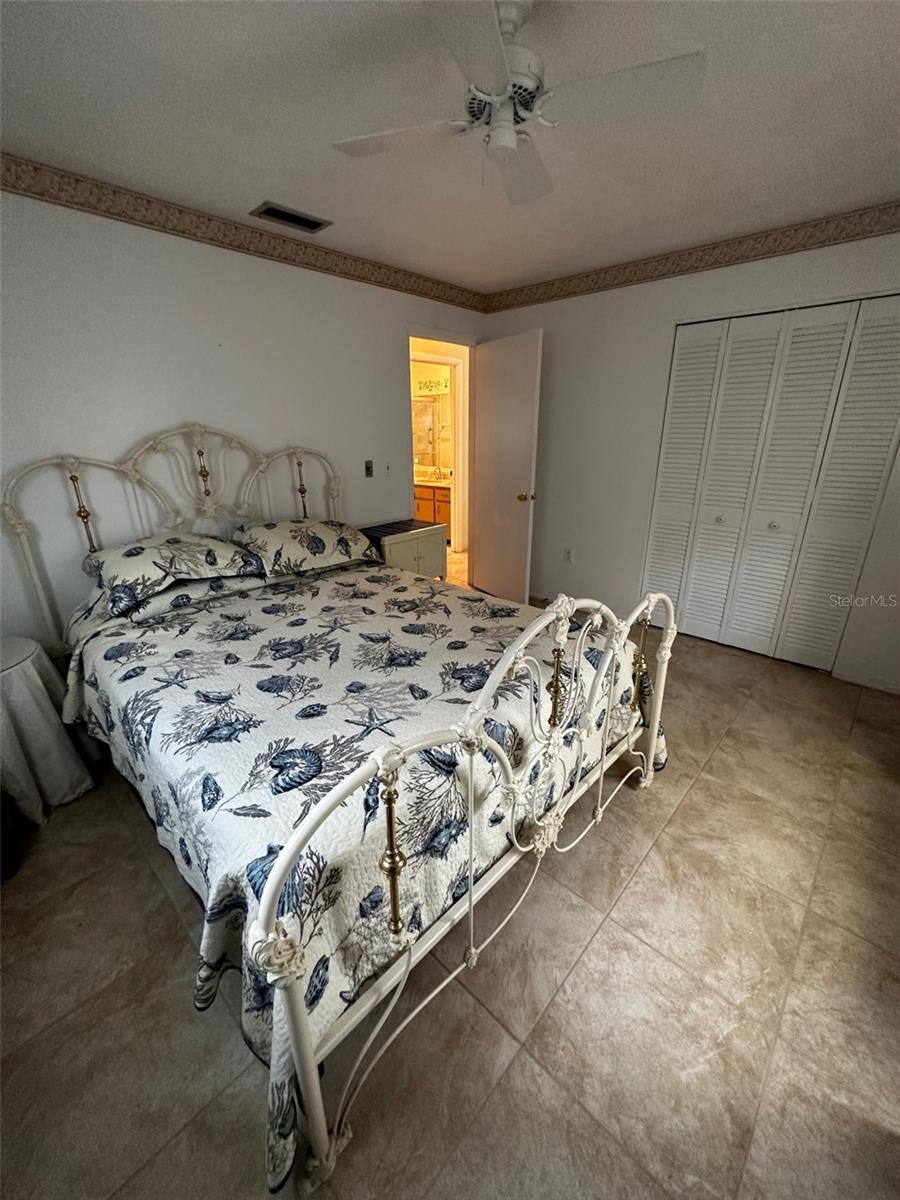 2425 Doud St Property Photo 10