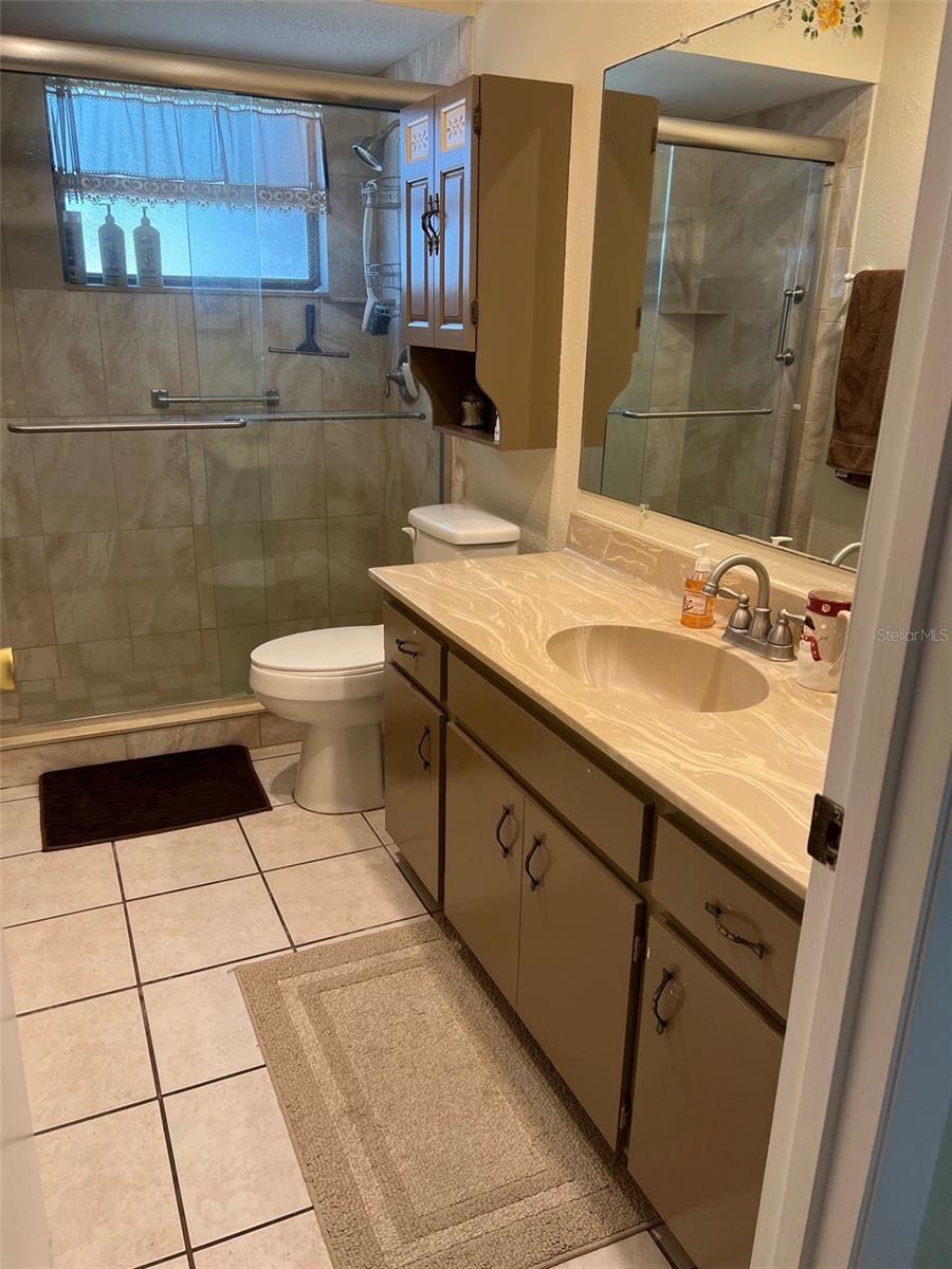 2425 Doud St Property Photo 14