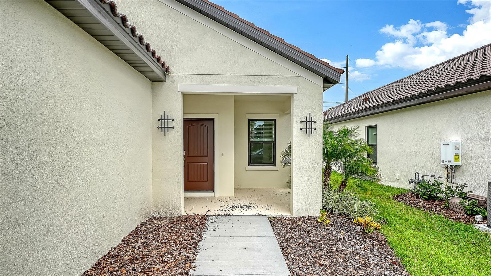 333 Potenza Loop Property Photo 2