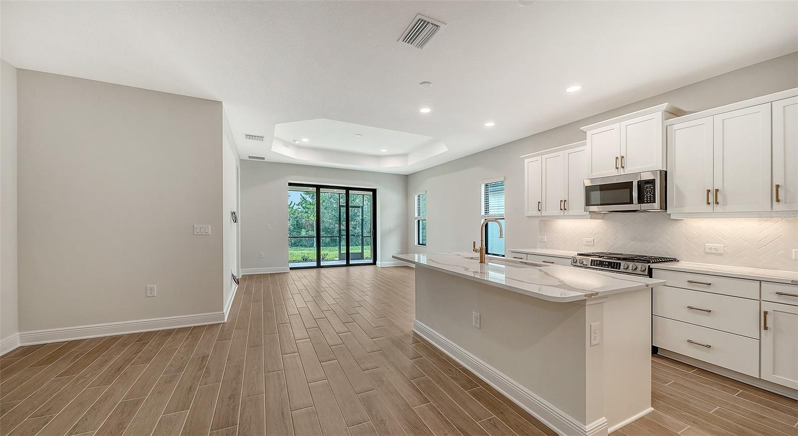 333 Potenza Loop Property Photo 7