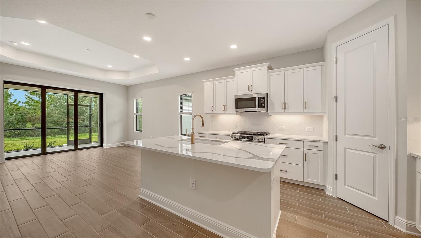 333 Potenza Loop Property Photo 8