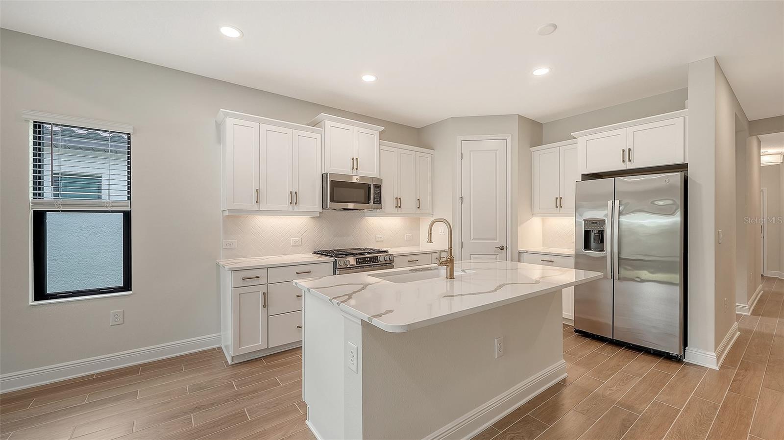 333 Potenza Loop Property Photo 9