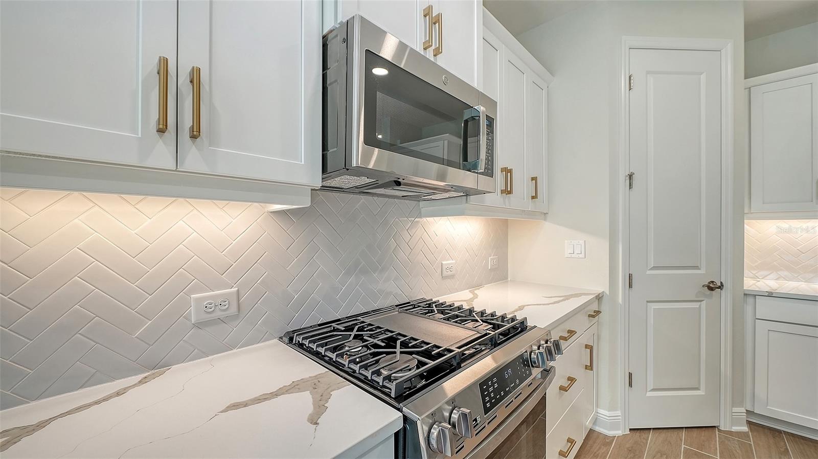 333 Potenza Loop Property Photo 11