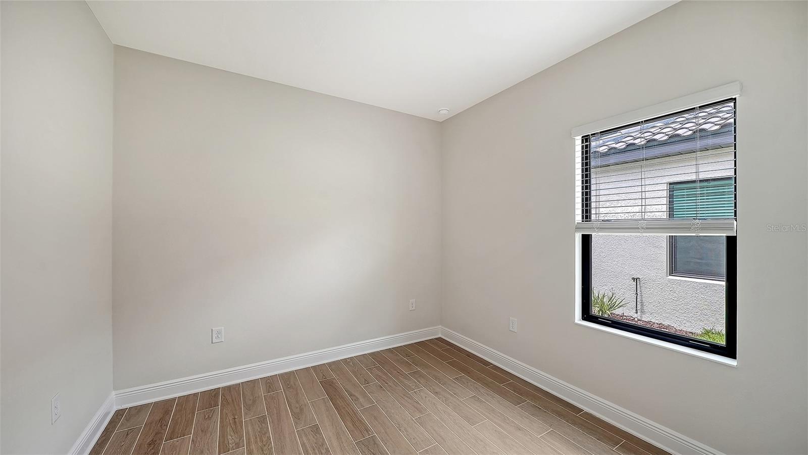333 Potenza Loop Property Photo 25