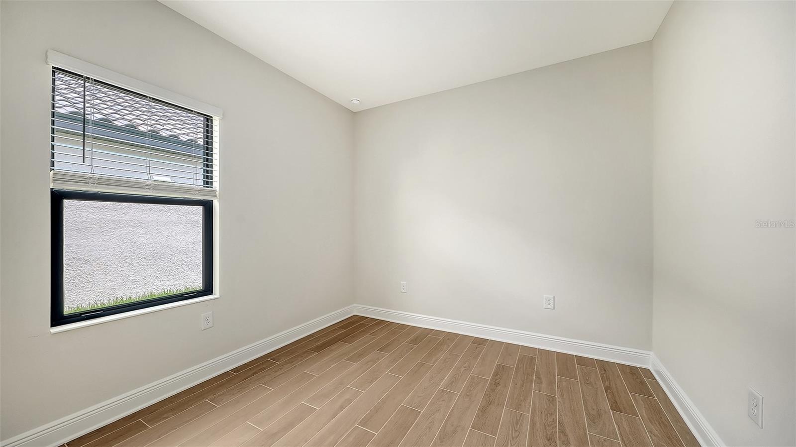 333 Potenza Loop Property Photo 30