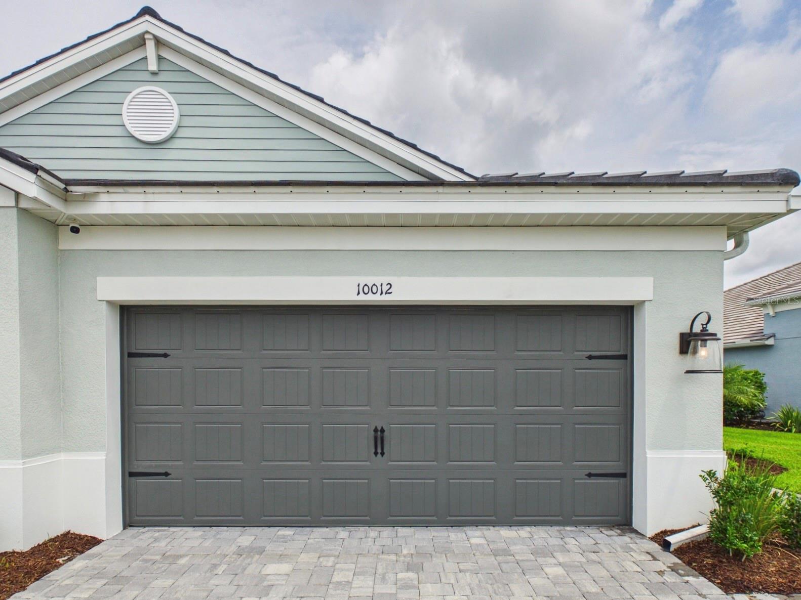 10012 Lake Wales Cir Property Photo 2