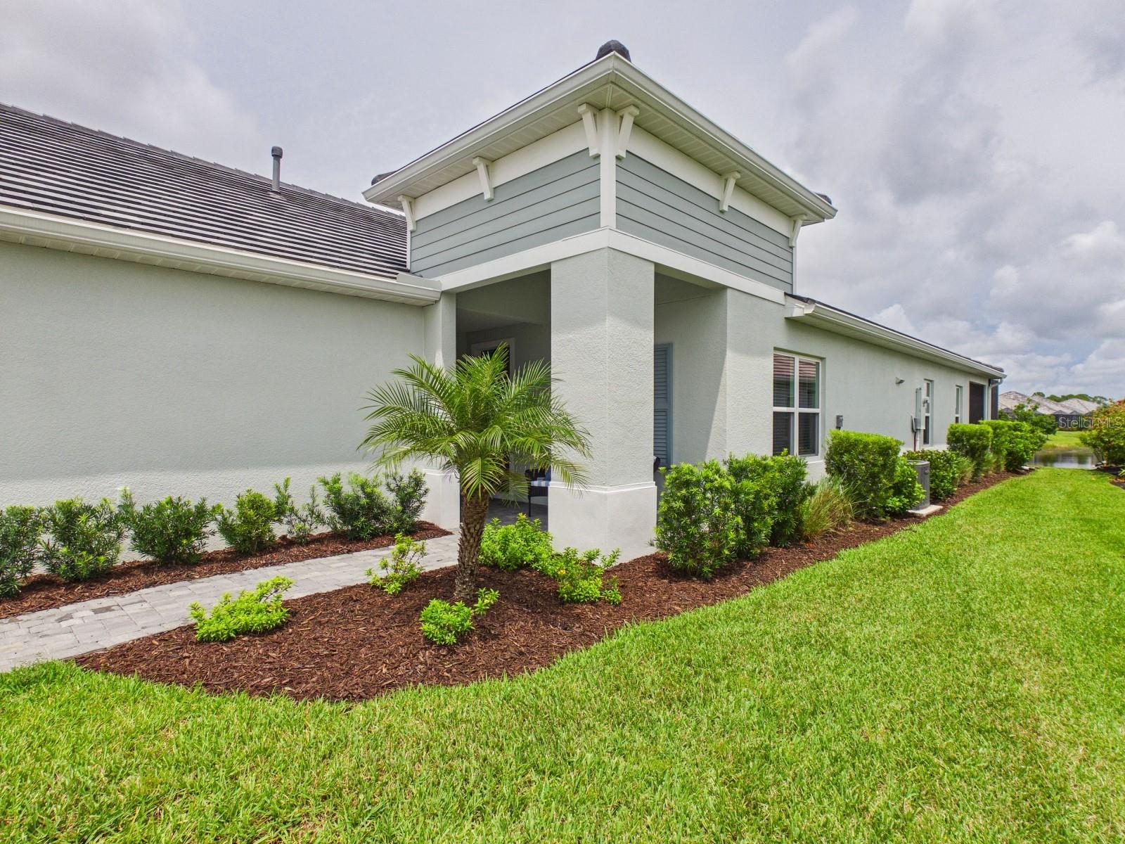 10012 Lake Wales Cir Property Photo 5