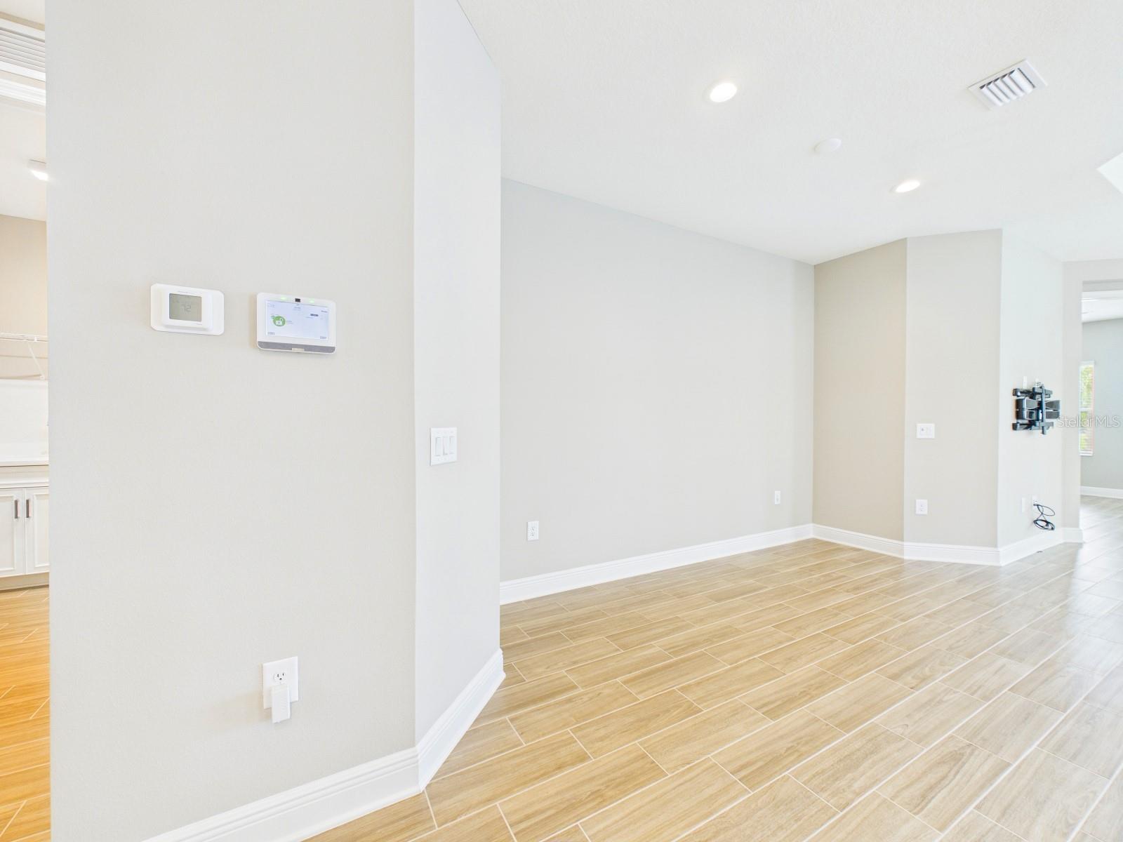 10012 Lake Wales Cir Property Photo 44
