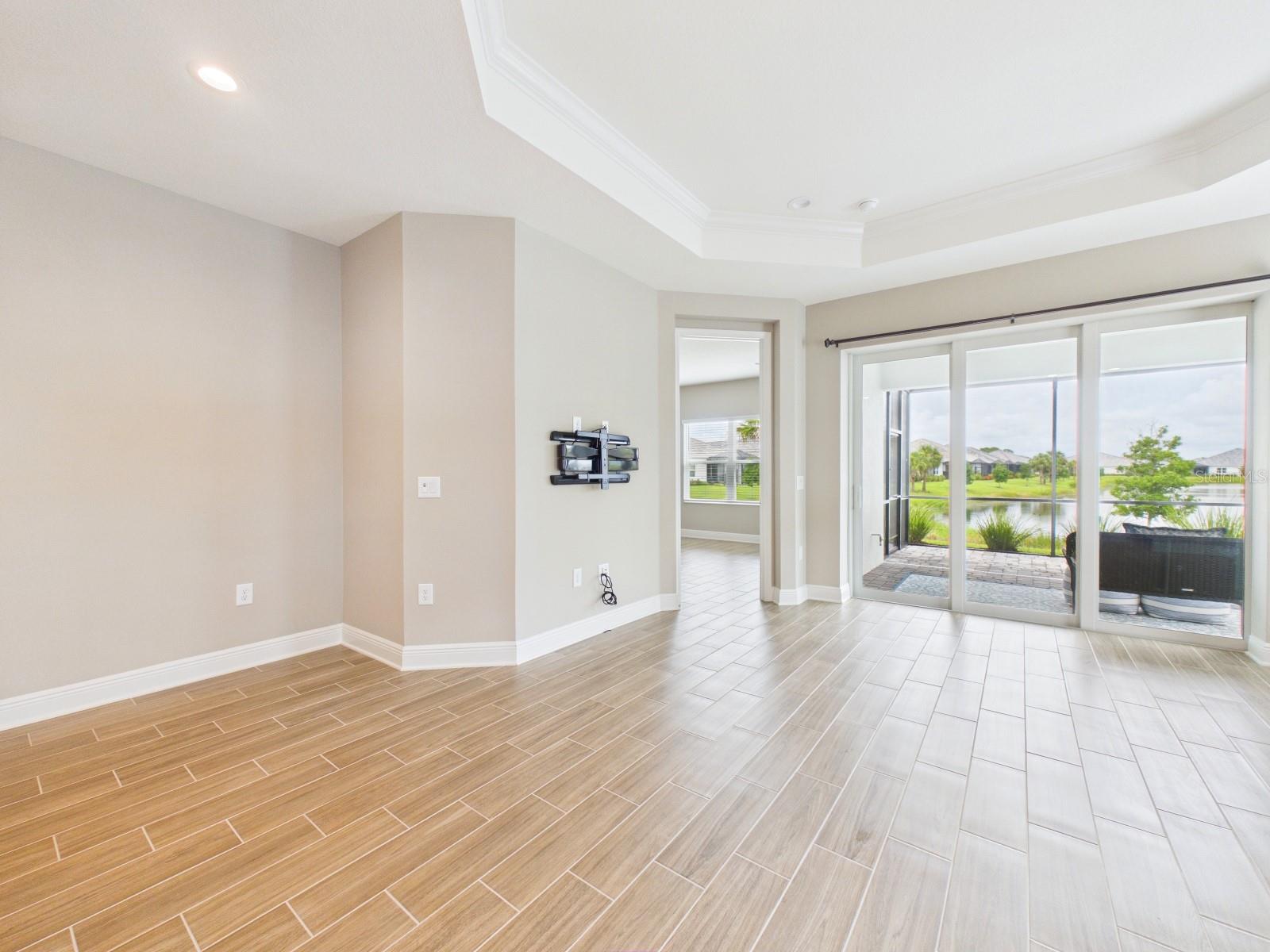10012 Lake Wales Cir Property Photo 45