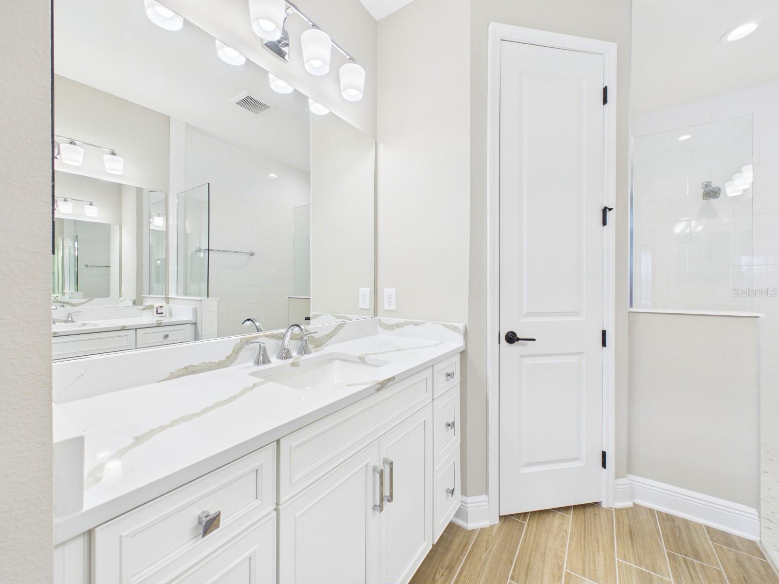 10012 Lake Wales Cir Property Photo 75