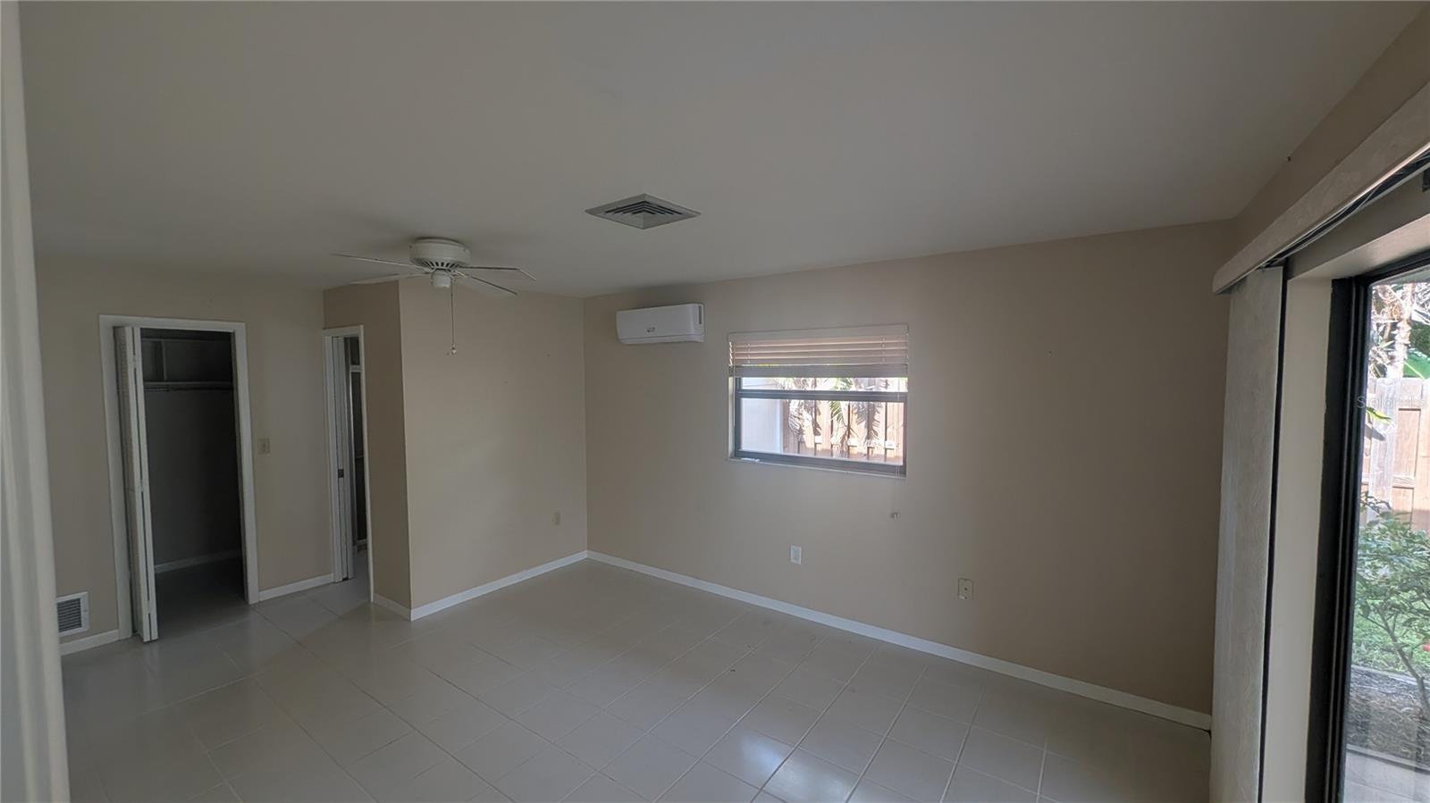 3720 Pin Oaks St Property Photo 5