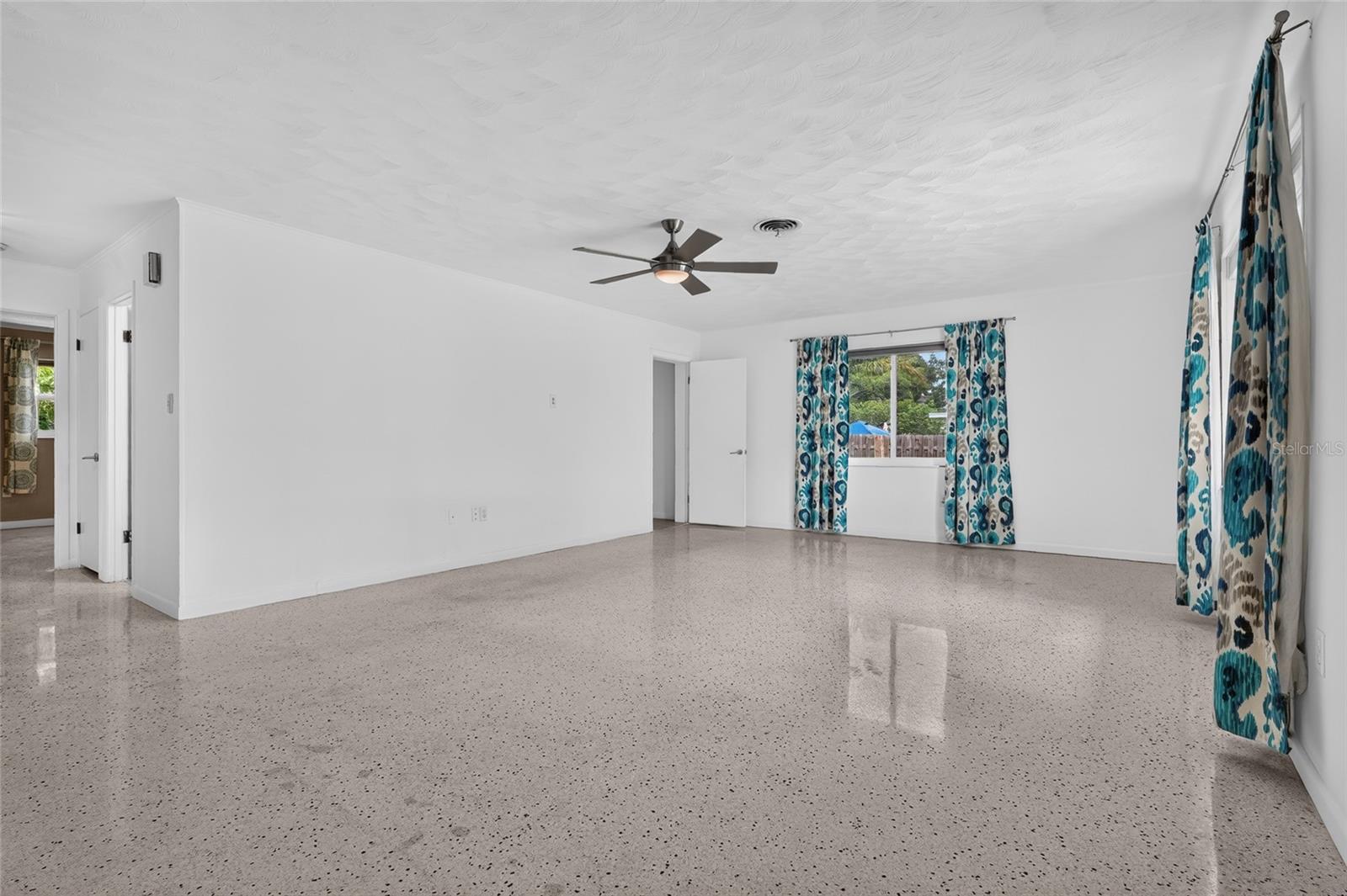 2709 Marlette St Property Photo 5