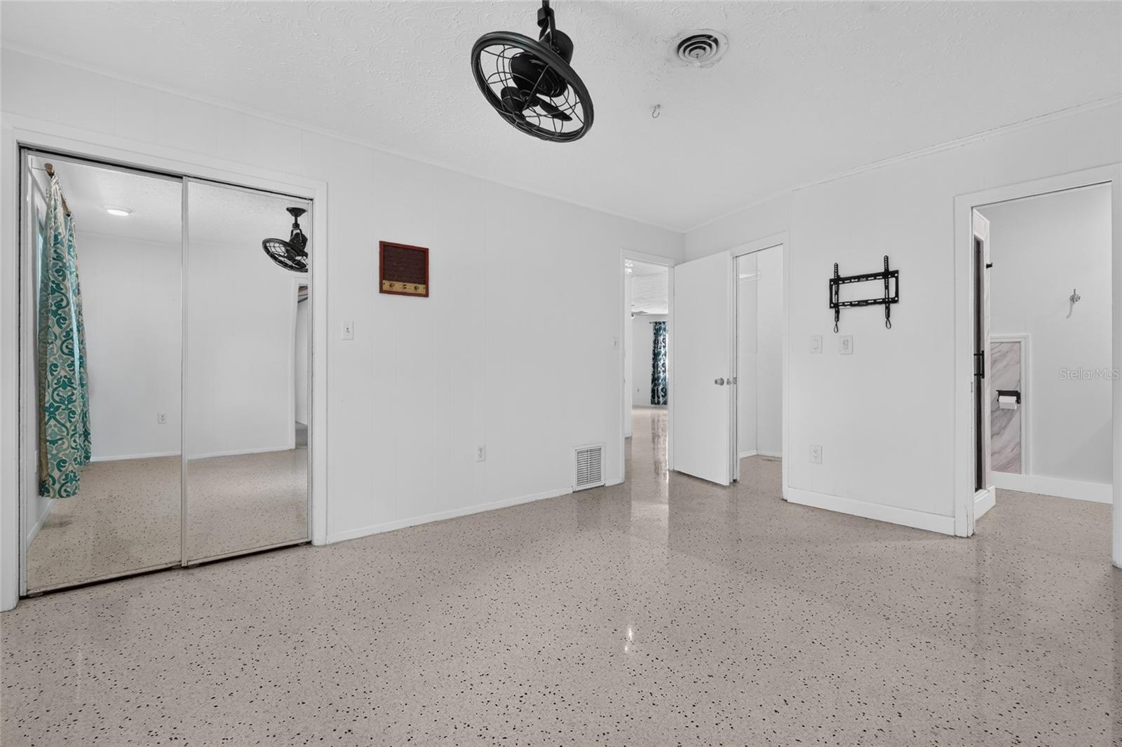 2709 Marlette St Property Photo 6