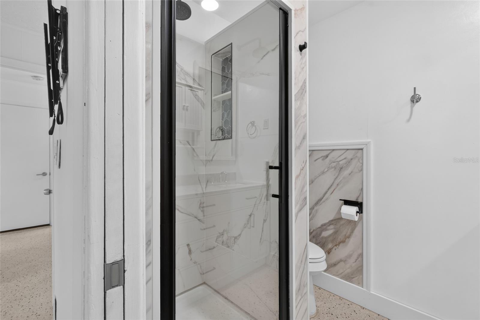 2709 Marlette St Property Photo 8