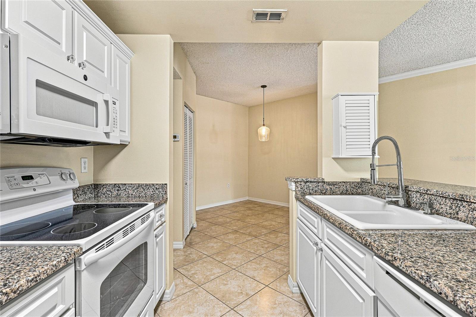 5459 Bentgrass Dr #2-110 Property Photo 8