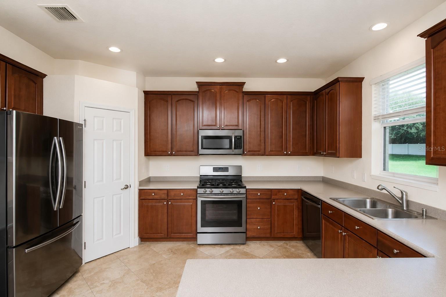 6945 74th Street Cir E Property Photo 7