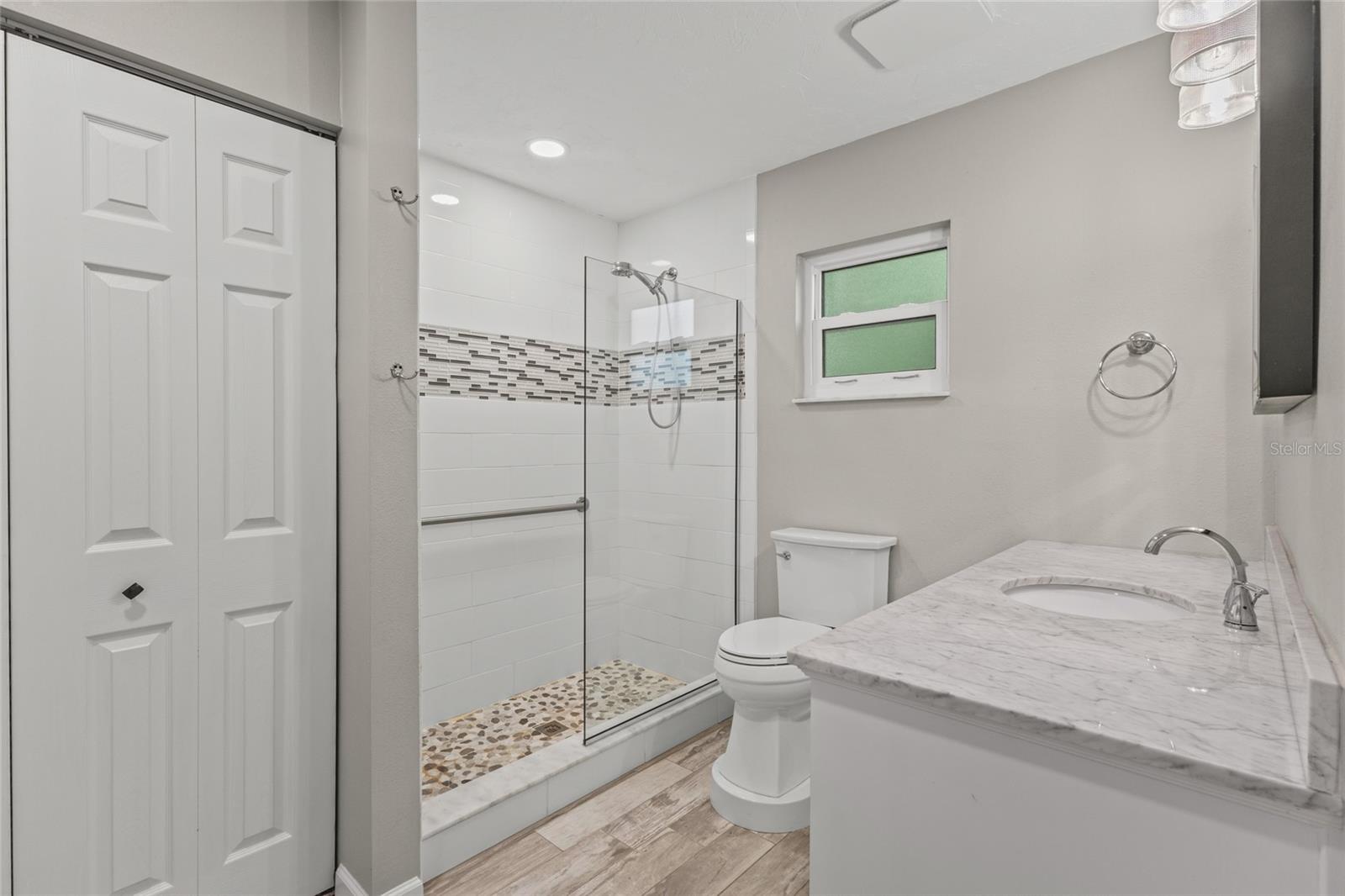 1401 Georgetowne Dr Property Photo 24