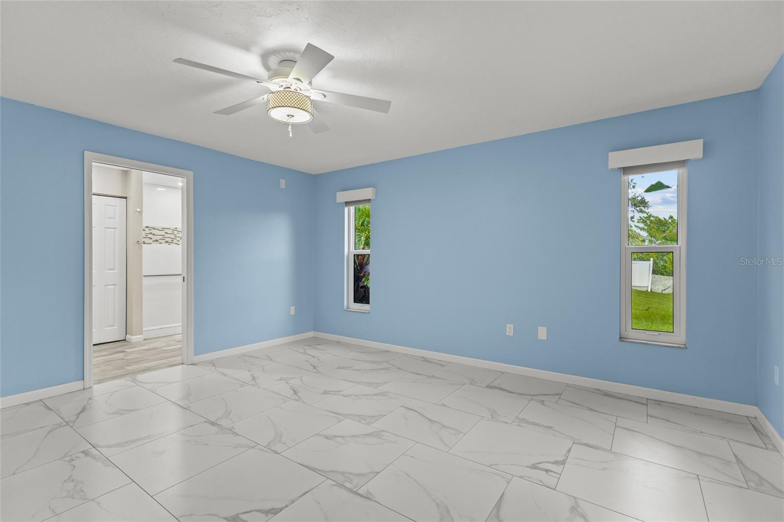 1401 Georgetowne Dr Property Photo 28