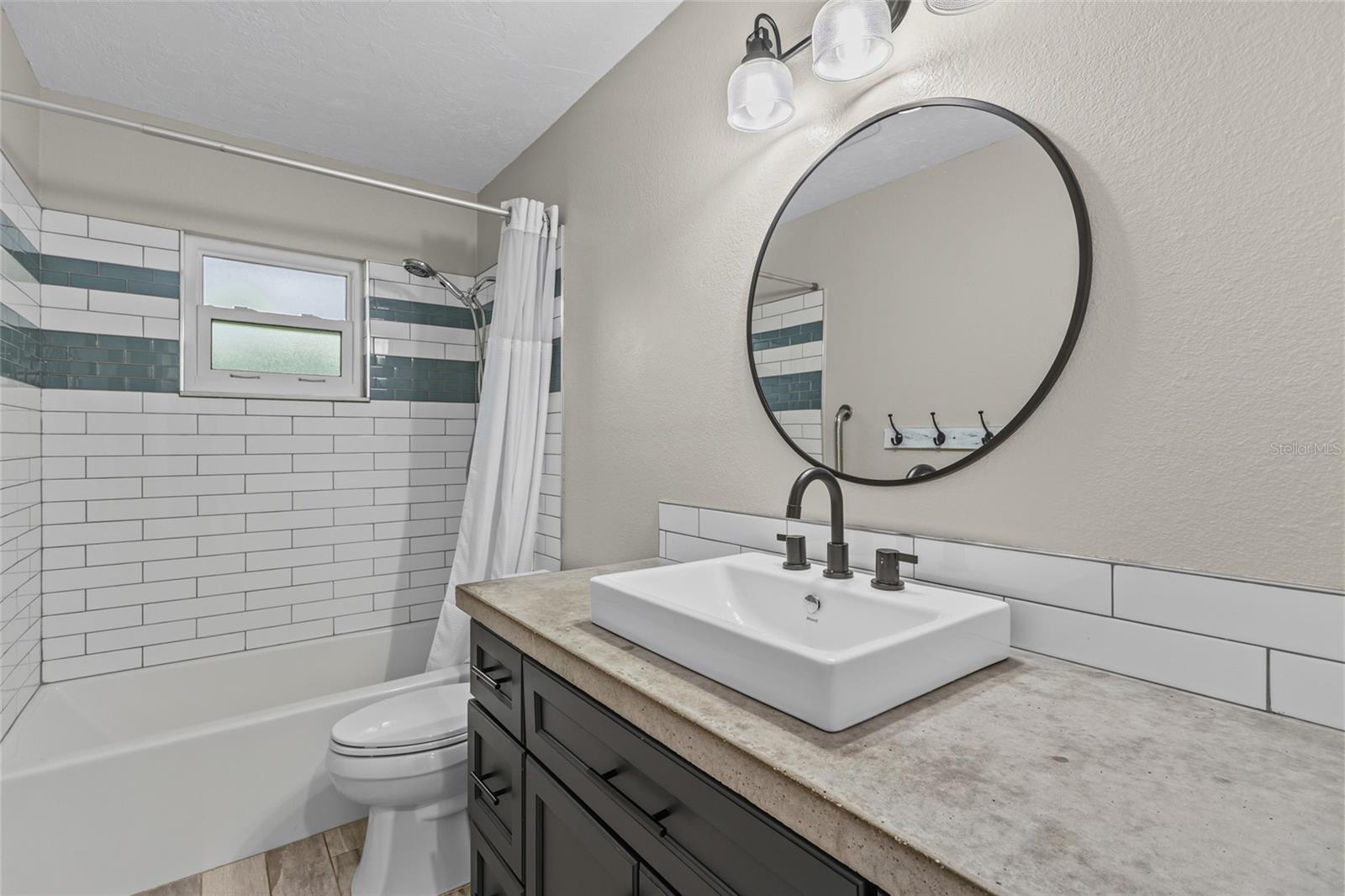 1401 Georgetowne Dr Property Photo 35