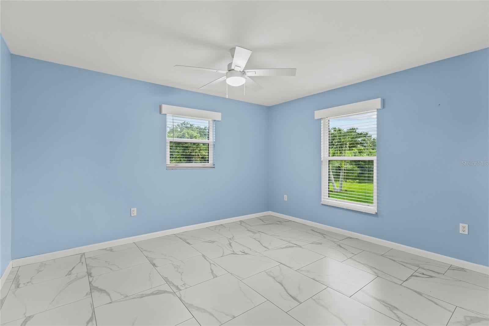1401 Georgetowne Dr Property Photo 36