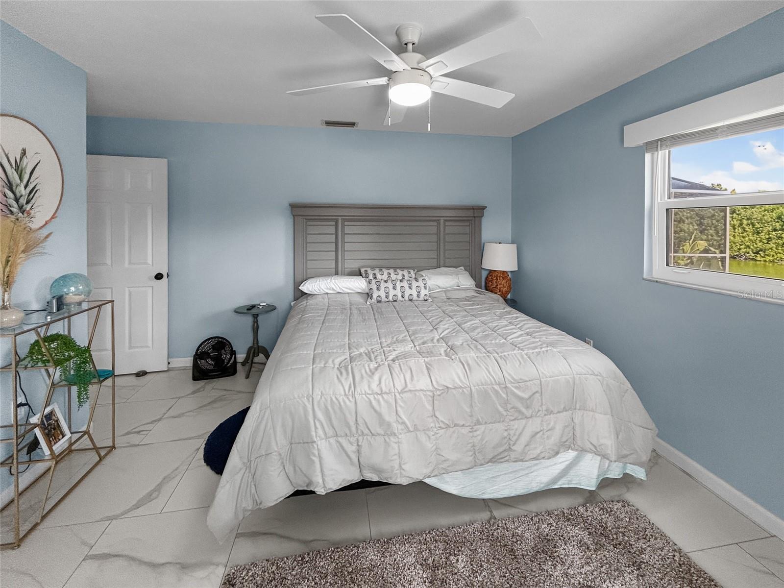 1401 Georgetowne Dr Property Photo 38
