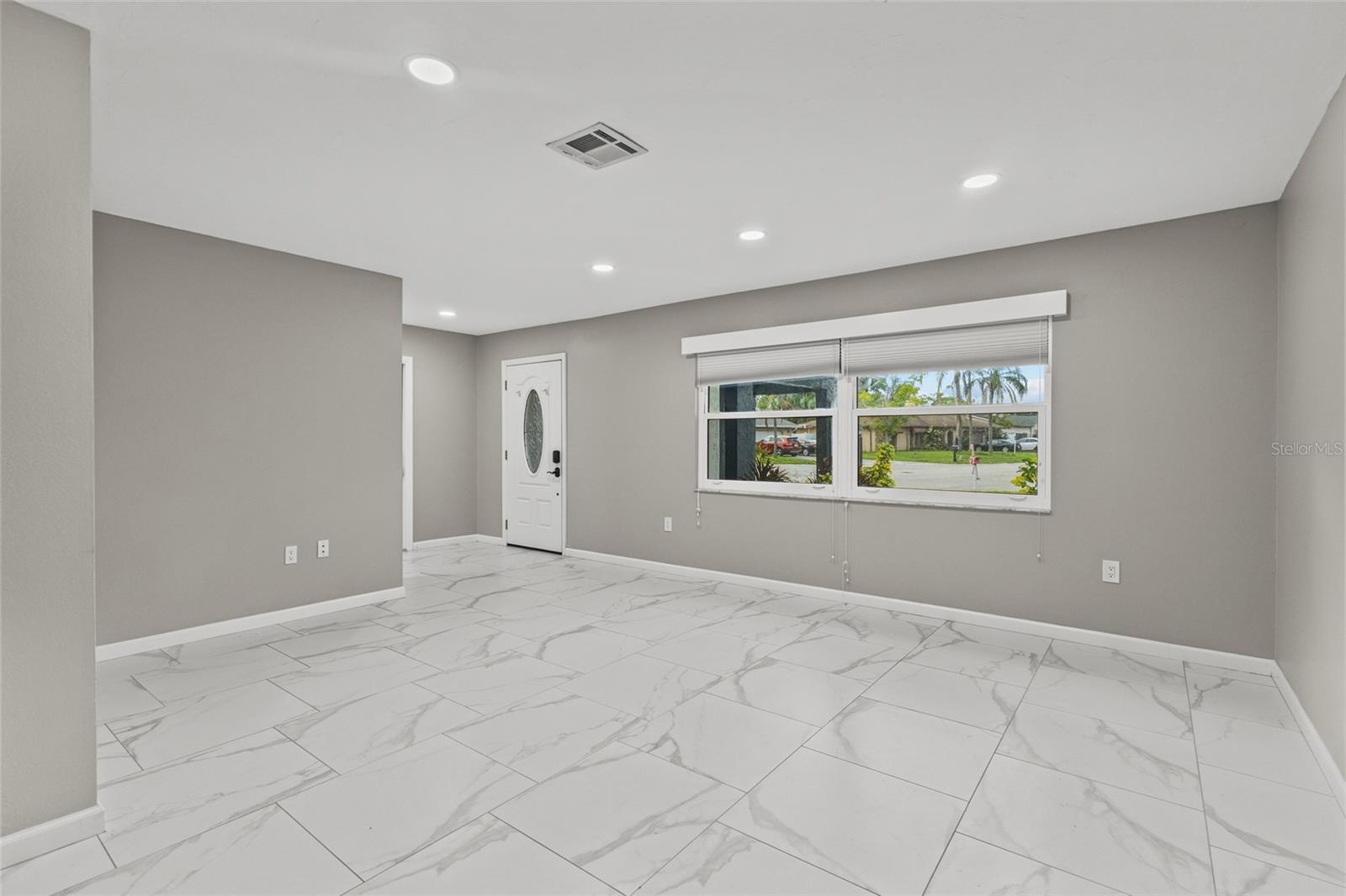 1401 Georgetowne Dr Property Photo 55