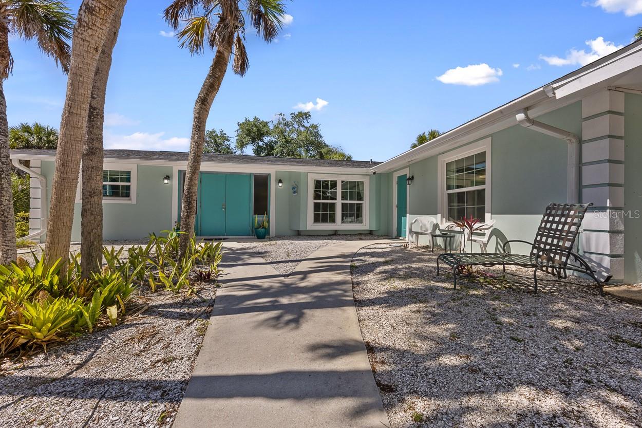 4055 Bay Oaks Cir Property Photo 1