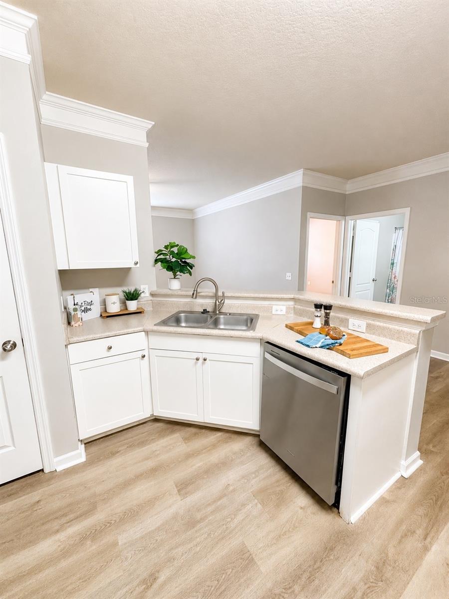 8813 Villa View Cir #204 Property Photo 4