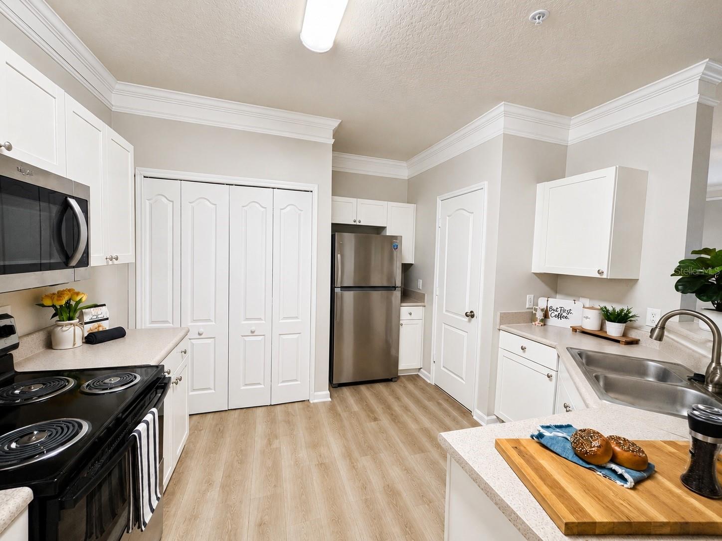 8813 Villa View Cir #204 Property Photo 5