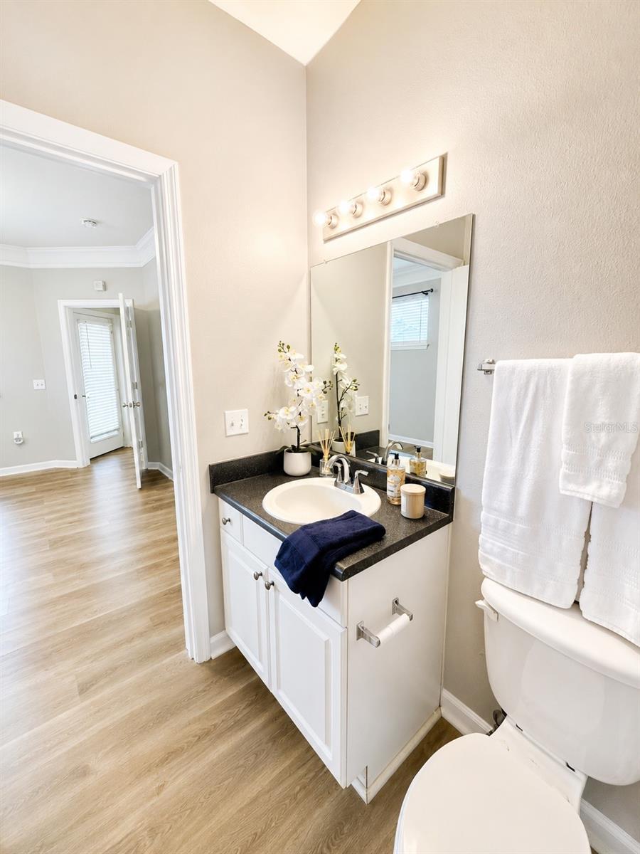 8813 Villa View Cir #204 Property Photo 16